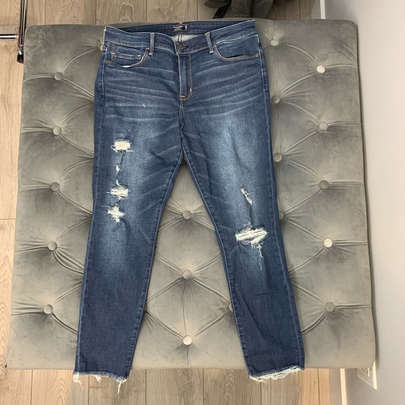 Abercrombie & Fitch Crop Jeans - Picture 1 of 5